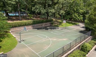 13 FARSTA Ct, Rockville, MD 20850