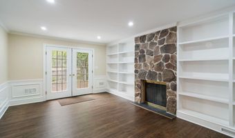 245 Borden Rd, Middletown, NJ 07748