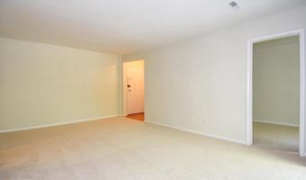 3302 WOODBURN VILLAGE Dr 23, Annandale, VA 22003