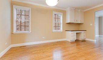 9 S Ridge Ave, Arlington Heights, IL 60005