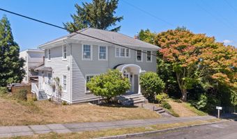 677 17TH St, Astoria, OR 97103