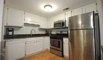 104 N Pine Ave 302, Arlington Heights, IL 60004