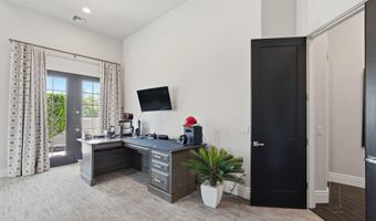525 W HARMONY Pl, Chandler, AZ 85248