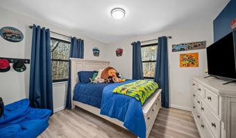 162 Lakeside Oaks Dr, Barrington, NH 03825