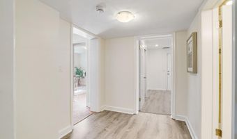 2420 N TAYLOR St, Arlington, VA 22207