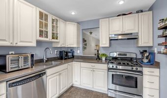 223 Perth Hill Ct, Aberdeen Twp., NJ 07747