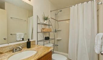 585 Mananai Pl 26W, Honolulu, HI 96818