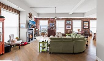 7 Alby St 2, Alton, IL 62002