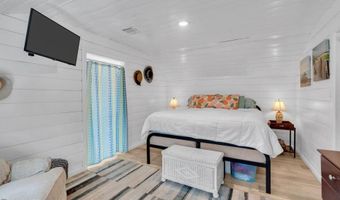 375 E BARNEGAT Ave, Bayville, NJ 08721