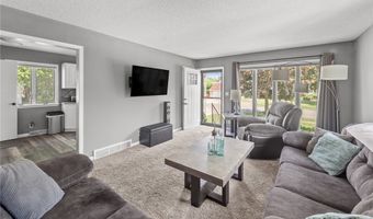 146 Woodcrest Dr, Amherst, NY 14226