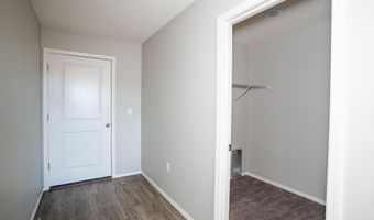 116 Pin Oak Dr, Aurora, MO 65605