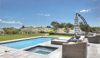 294 Ocean Ave, Newport, RI 02840