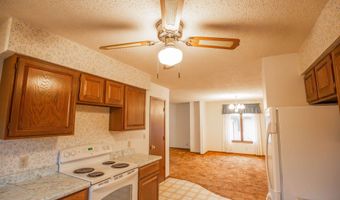 931 E Oak St, Algona, IA 50511