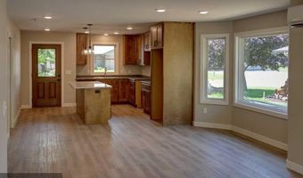 622 Pondhurst Dr, Amery, WI 54001