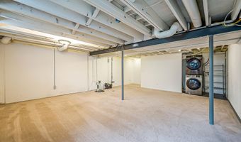 2240 Steeplechase Dr, Ann Arbor, MI 48103
