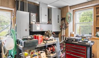 4 Chase Hill Rd, Hopkinton, RI 02804