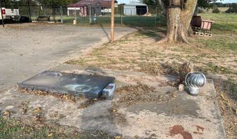 2452 S Carr Pen Rd, Atoka, OK 74525