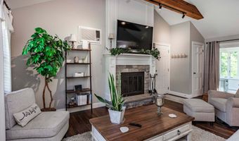 320 Spruce St, Cheshire, CT 06410