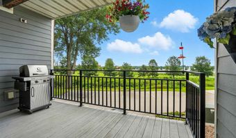 1092 Walnut Ave 117 Bld E, Riverside, IA 52327