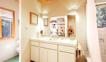 100 Lobo Ranch Rd, Arroyo Hondo, NM 87513