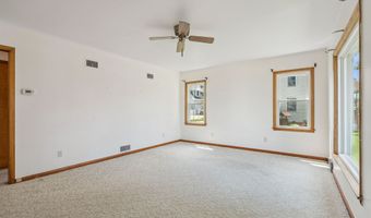 717 3rd Ave SE, Dyersville, IA 52040