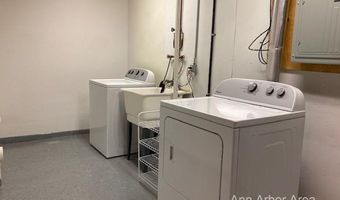 1023 Bluestem Ln, Ann Arbor, MI 48103