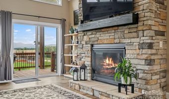 16 Enchanted Oak Ln, Alexander, NC 28701