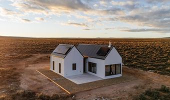 8 Quonset Way, Carson, NM 87517