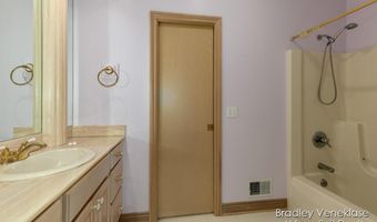 7635 Sandy Hollow Dr SE, Alto, MI 49302