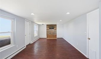 29 E Shore Dr, Coventry, RI 02816