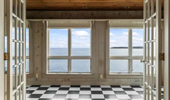 81 Nubble Rd, York, ME 03909