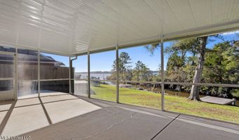707 Holly Hills Dr, Biloxi, MS 39532