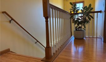 251 Kingston Dr, Aurora, OH 44202