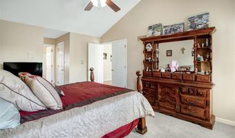 420 April Oaks Ct, Ballwin, MO 63021