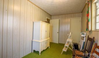 1306 Fork Mountain Rd, Bakersville, NC 28705
