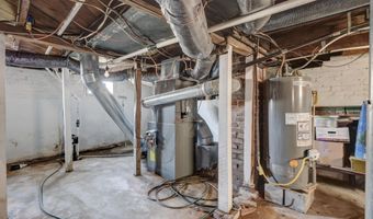 905 East Ave, Baxter Springs, KS 66713