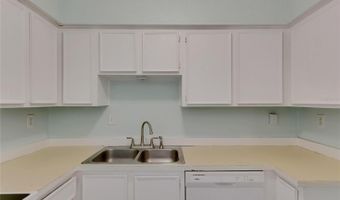 1049 APOLLO BEACH Blvd D, Apollo Beach, FL 33572