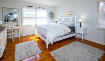 27 Brittany Ct, Atlantic Highlands, NJ 07716