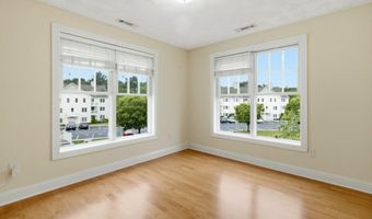 15 Saw Mill Dr 306, North Kingstown, RI 02852