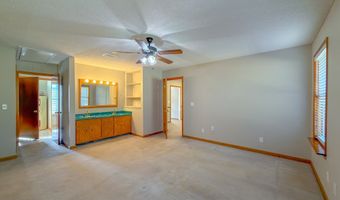 112 River Oaks Dr, Bainbridge, GA 39819