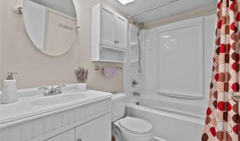 404 Applestone Dr, Ballwin, MO 63021