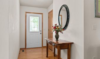 W5862 GERANIUM Drive, Appleton, WI 54915