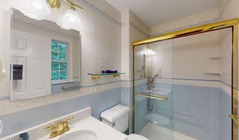 45 N Nabby Rd, Danbury, CT 06811