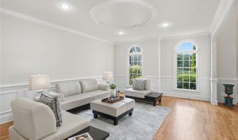 10 Lovegreen Ln, East Greenwich, RI 02818