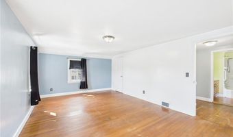 85 Pilgrim Dr, Warwick, RI 02888