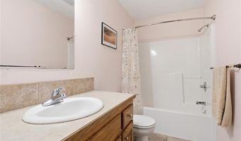 1105 Chapel St, Baldwin City, KS 66006