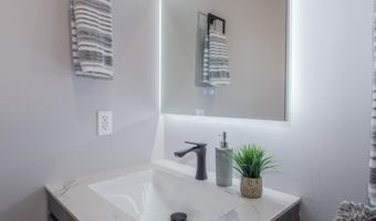 1332 G St SE 1, Washington, DC 20003