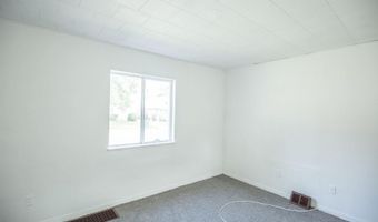 125 S Heckart St, Algona, IA 50511