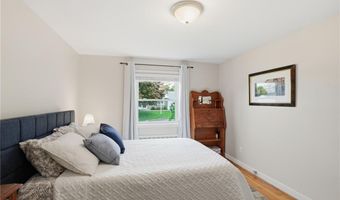 13 Garden Dr, Lincoln, RI 02865