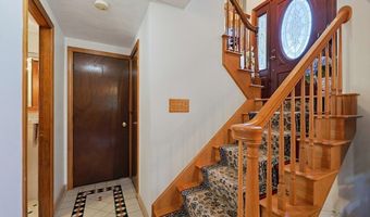 22 Fisher St, Attleboro, MA 02703